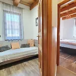 بيت للعطل House Woody With Private Pool - Biro Tours Nr 88