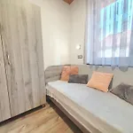 House Woody With Private Pool - Biro Tours Nr 88 *