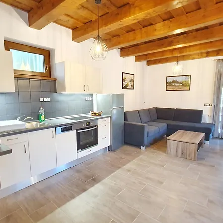 House Woody With Private Pool - Biro Tours Nr 88