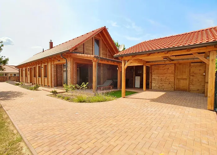 Ferienhaus House Woody With Private Pool - Biro Tours Nr 88
