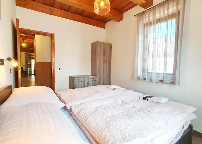House Woody With Private Pool - Biro Tours Nr 88 *