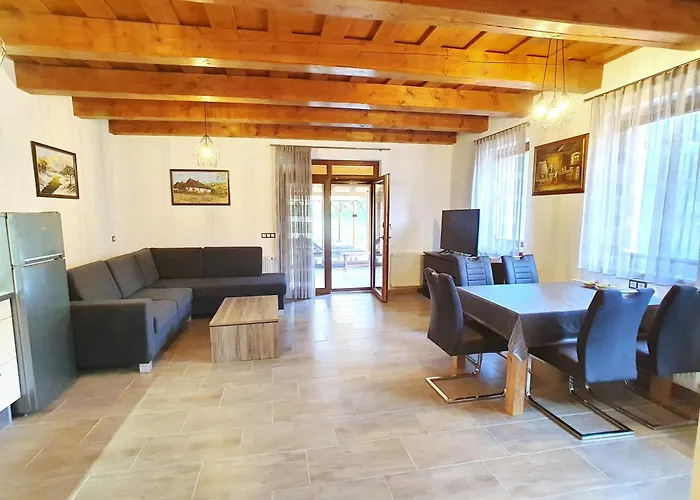 House Woody With Private Pool - Biro Tours Nr 88 Ferienhaus Vonyarcvashegy